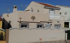 La Marina Bed & Breakfast